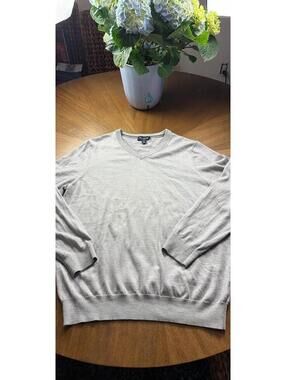 Handsome lightweight 100% Merino wool Joseph A. Banks V-neck sweater XL